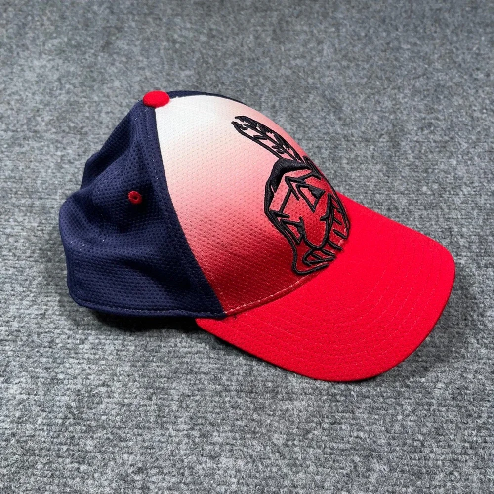 New Era 39THIRTY Cleveland Indians Hat Kids Youth Stretch Fit Gradient Red Navy